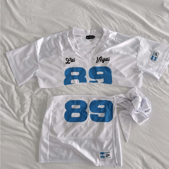 PrettyLittleThing skirt and crop top set - Picture 1 of 3